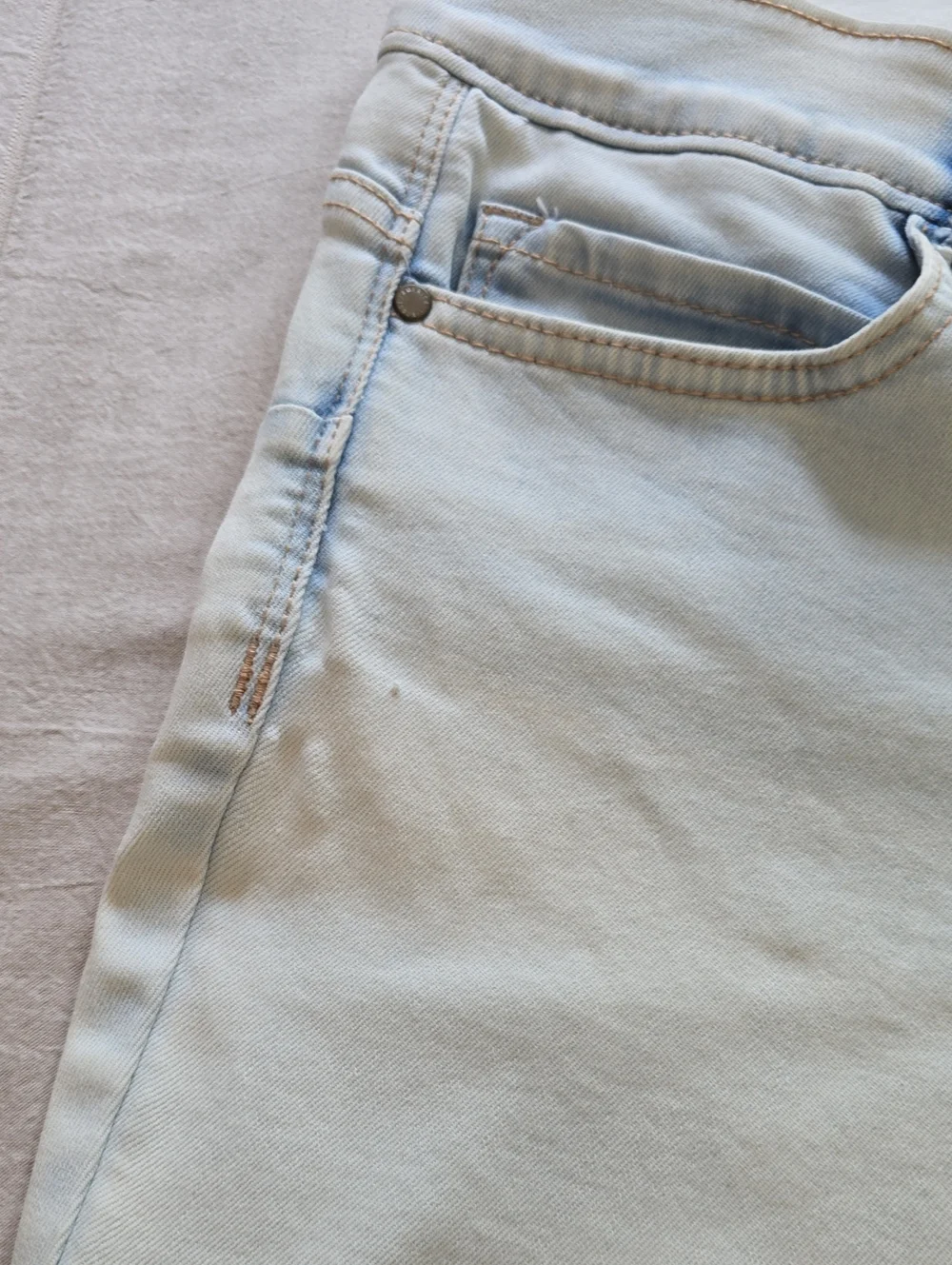 Vintage America Light Wash  Cuffed Women’s Jeans Size 2/26